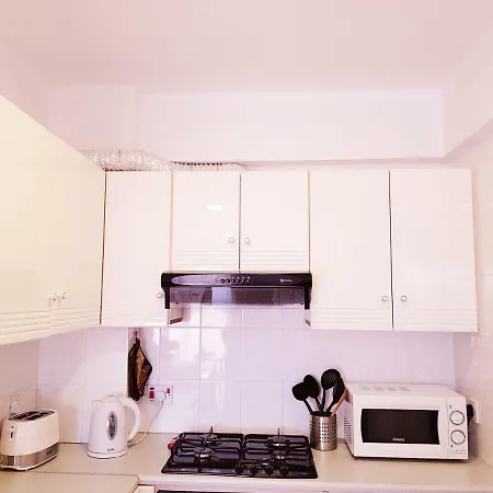 Apartman Family Comfort 2 Bdrm Apts Near The Sea